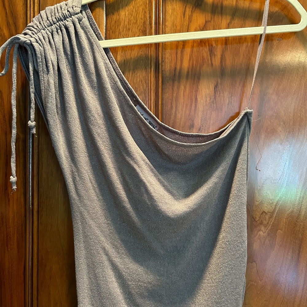 Michael Stars gray top. Shimmer off one shoulder beautiful top.